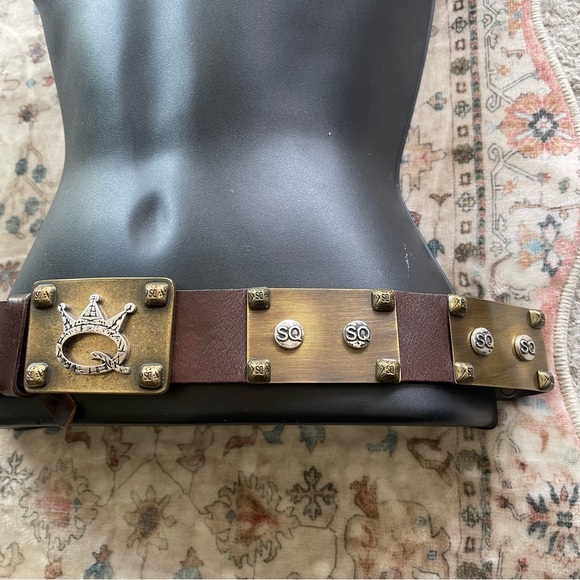Save The Queen Chocolate Leather Belt - Picture 6 of 9